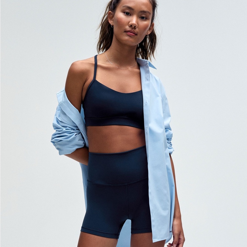 lululemon - Flow Y Bra Nulu *Light Support, A–C Cups - sz 8 - True Navy